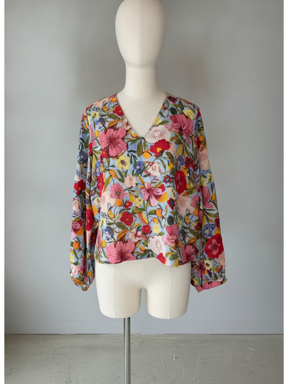 Garnet Hill Chloe Women's Linen Floral Blouse Size 18 Long Sleeve V-Neck Top
